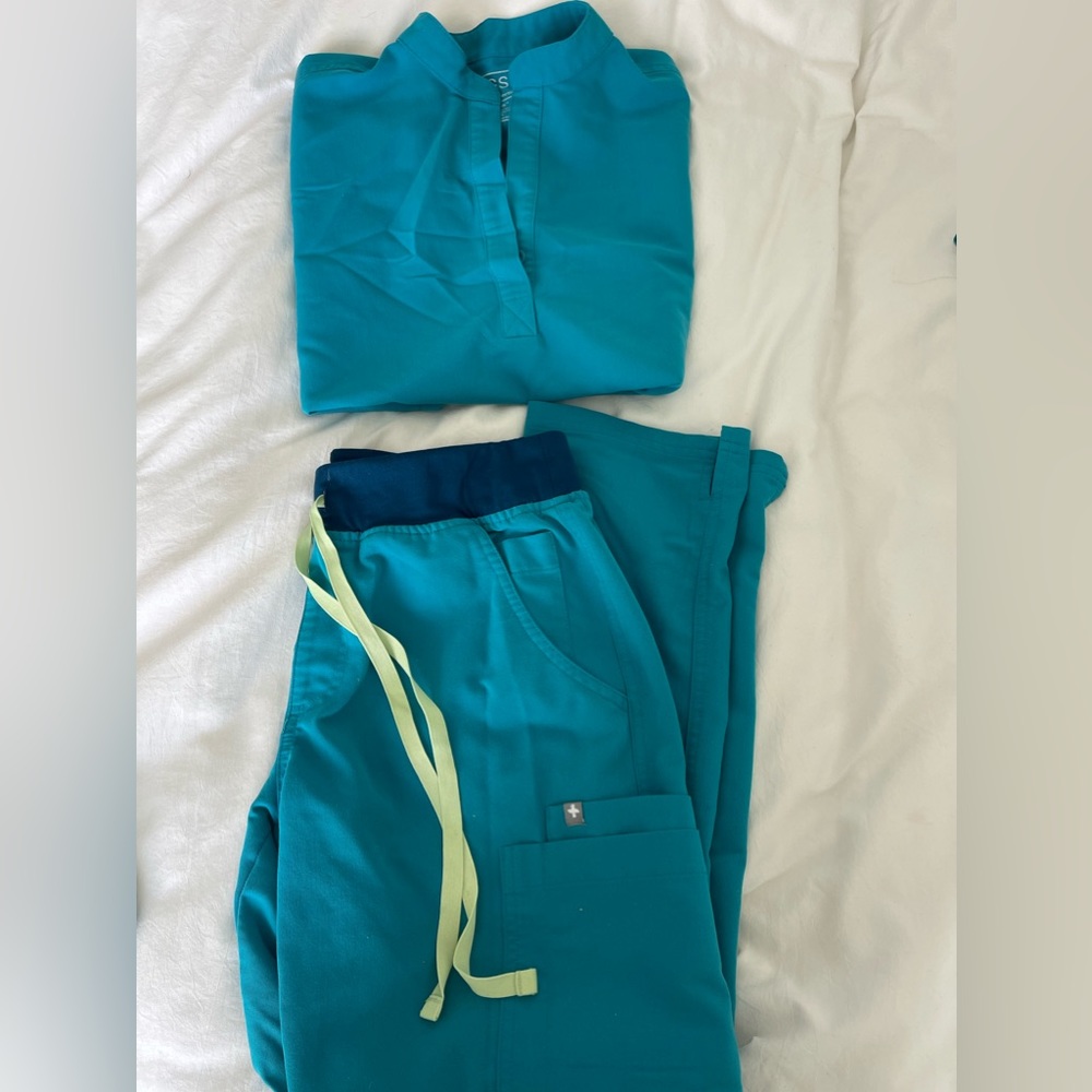 FIGS SCRUBS